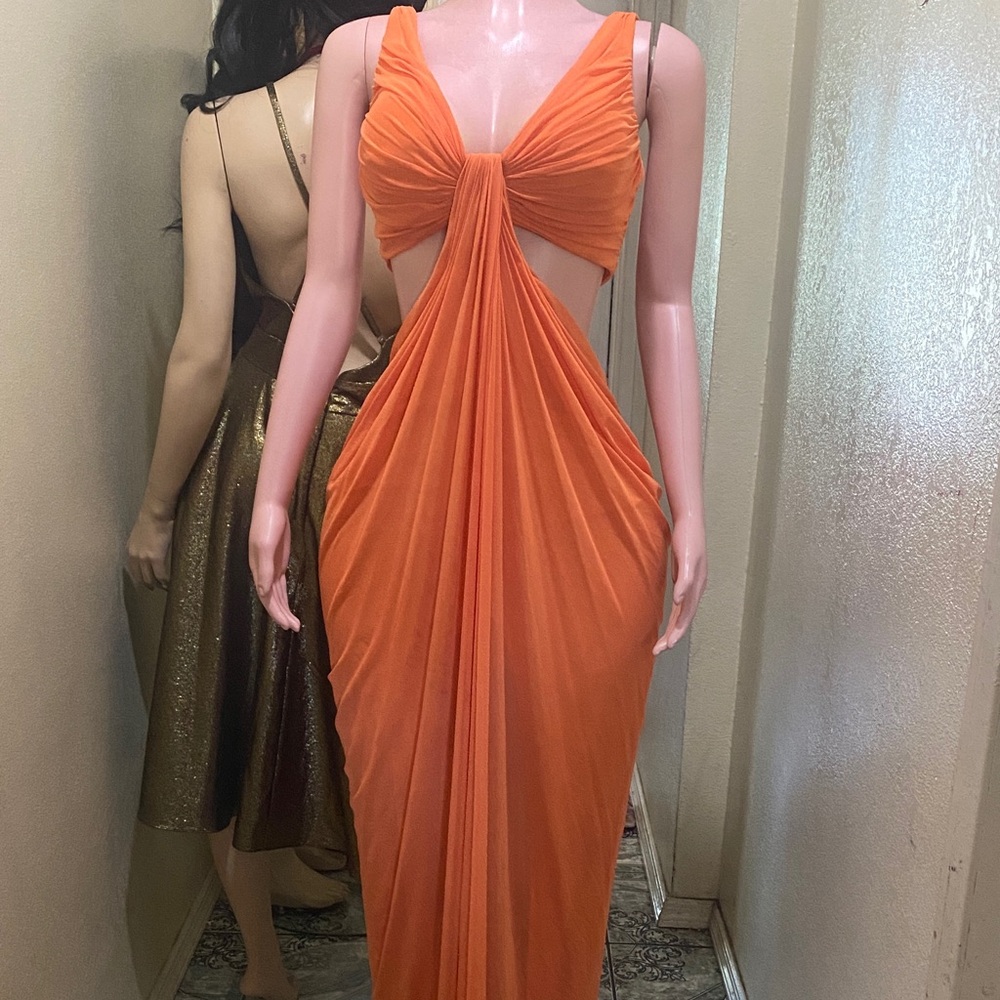 Chic Backless Orange Dress